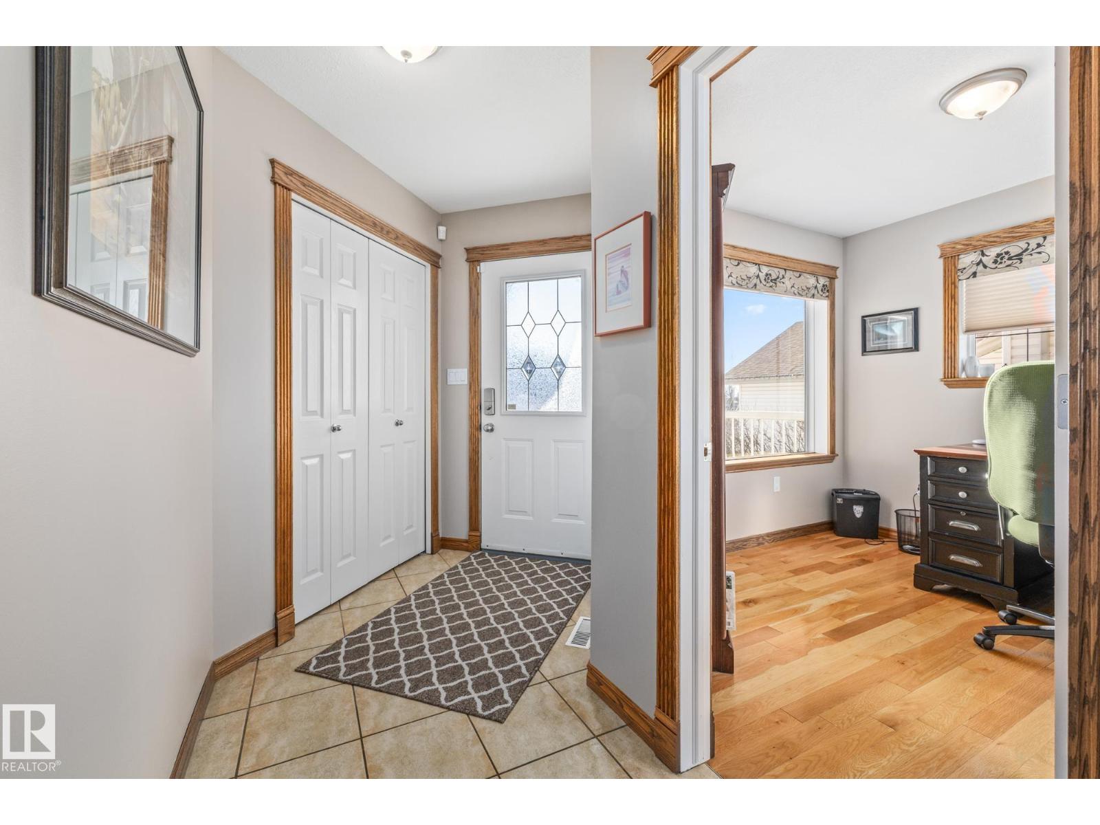 9106 96 AV - Photo 4 of 58, Morinville, Alberta