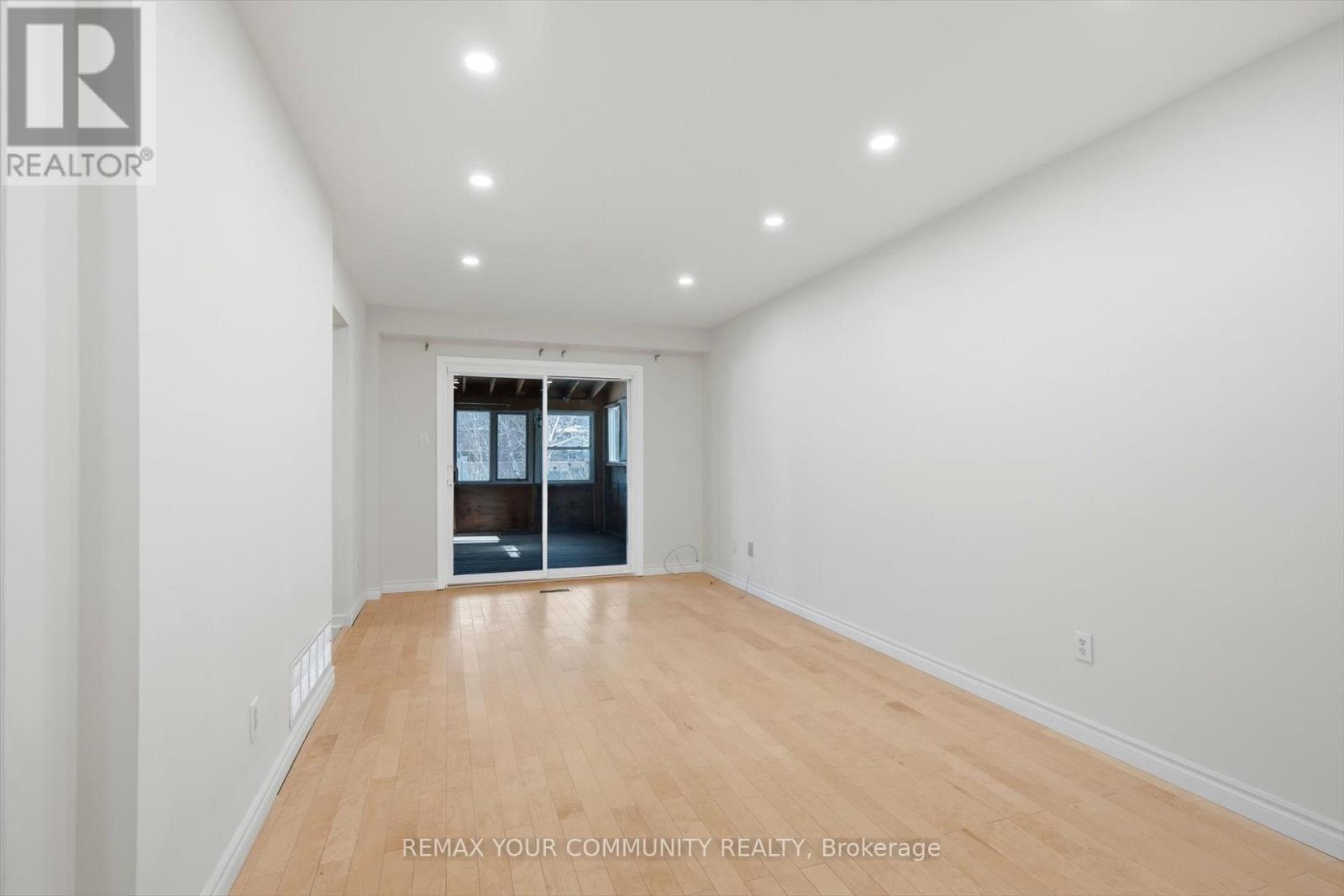 676 GALLOWAY CRESCENT - Photo 4 of 19, Mississauga (Creditview), Ontario