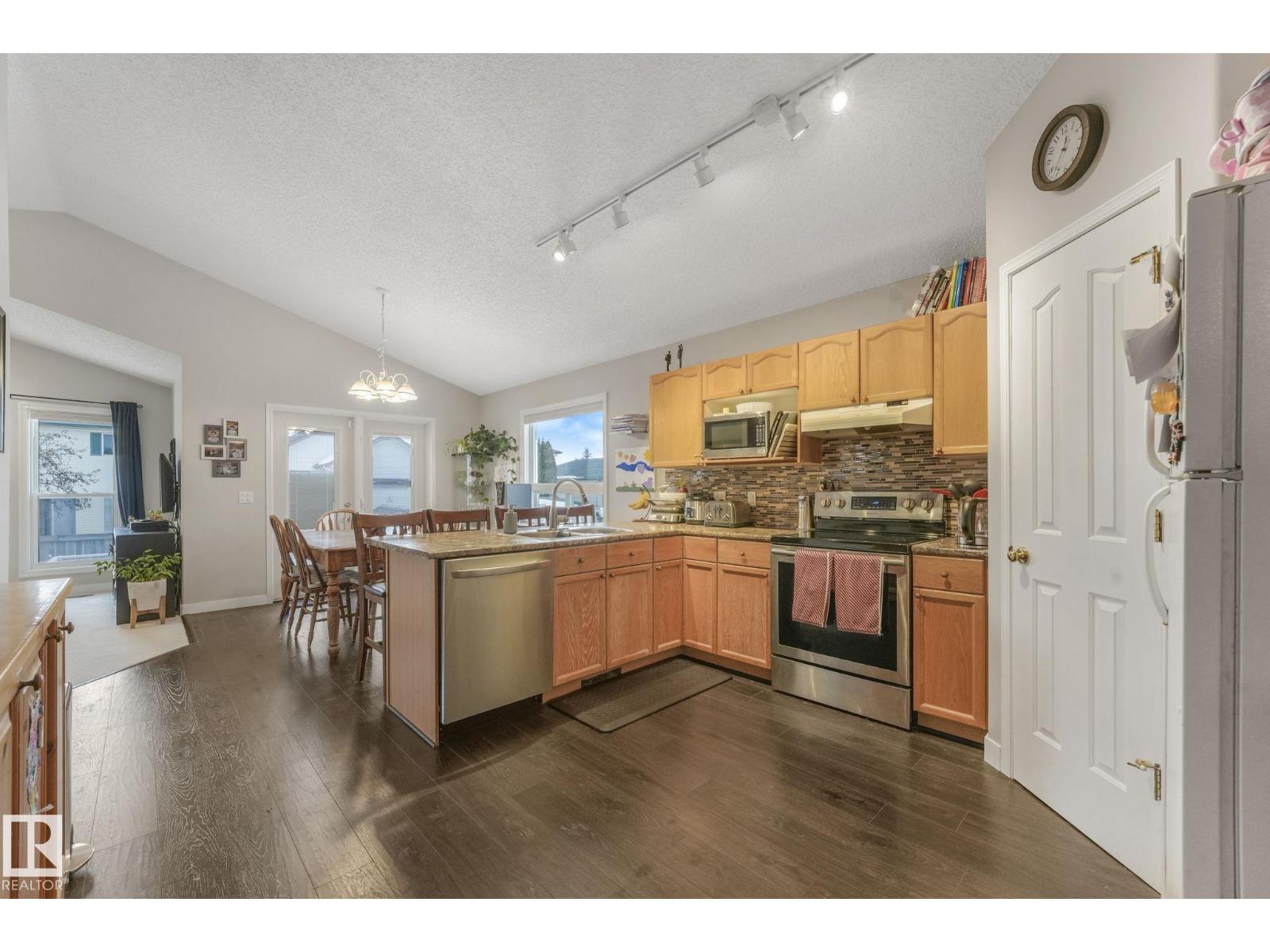 15035 131 ST NW - Photo 5 of 47, Edmonton, Alberta