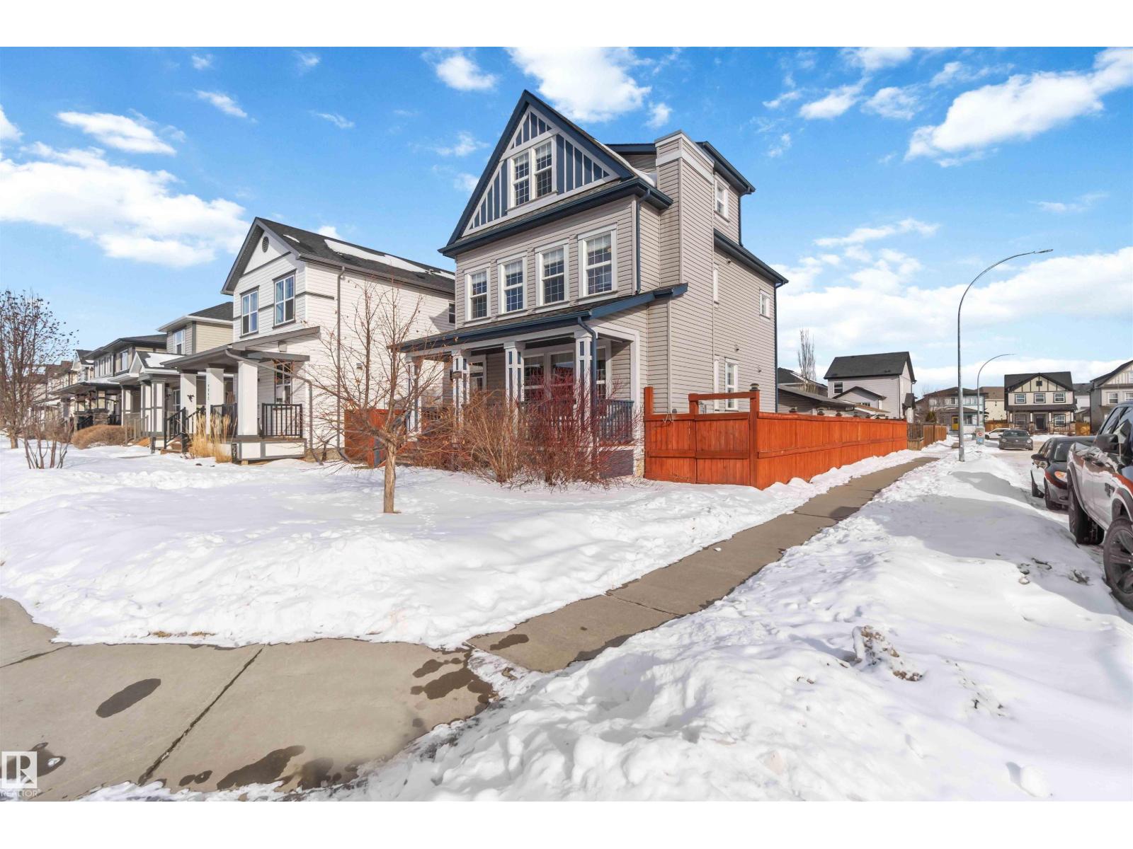 9839 221 ST NW - Photo 2 of 22, Edmonton, Alberta