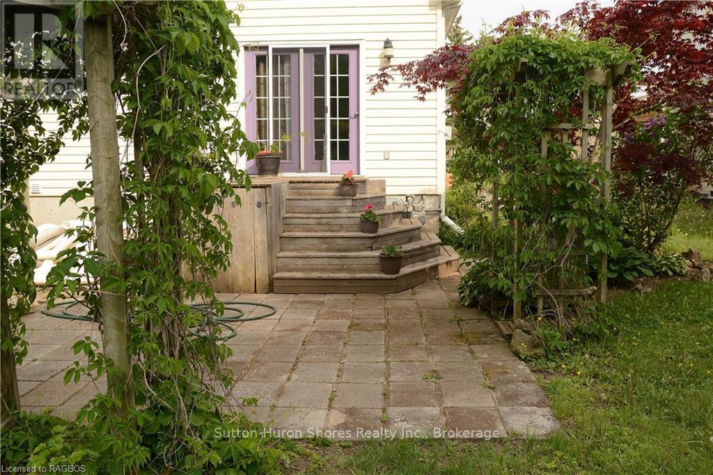 412 GODERICH STREET - 35