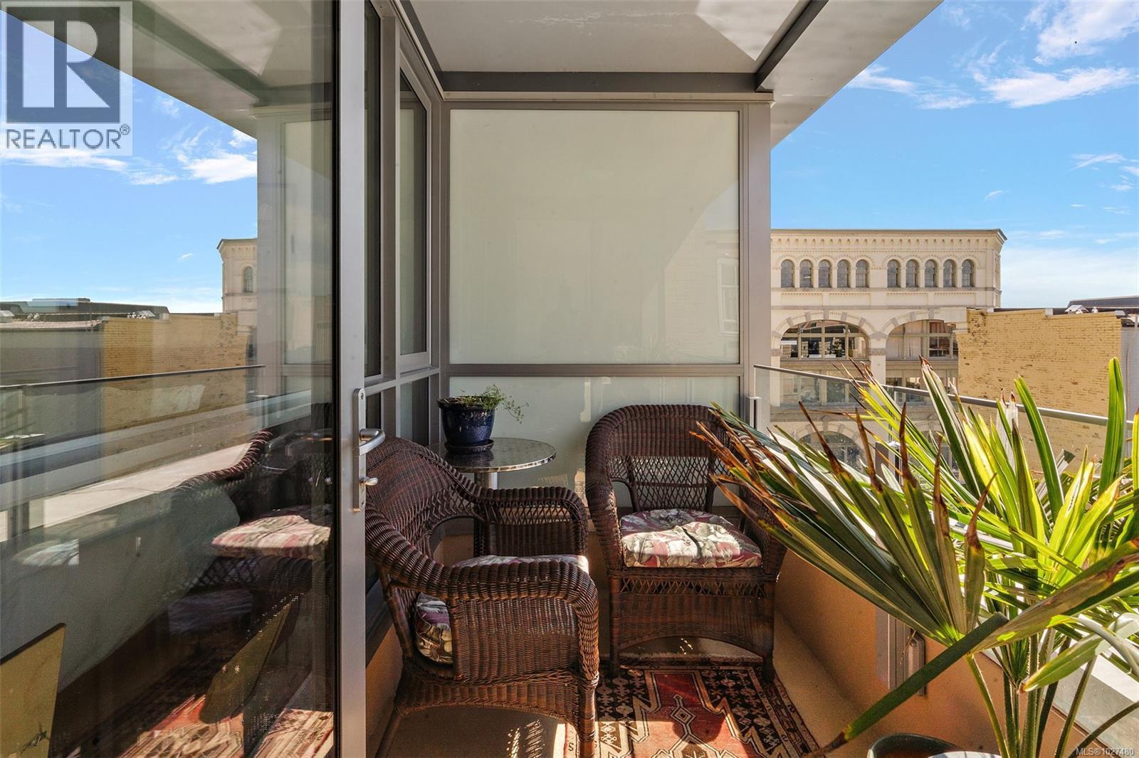 504 608 Broughton Street, Victoria