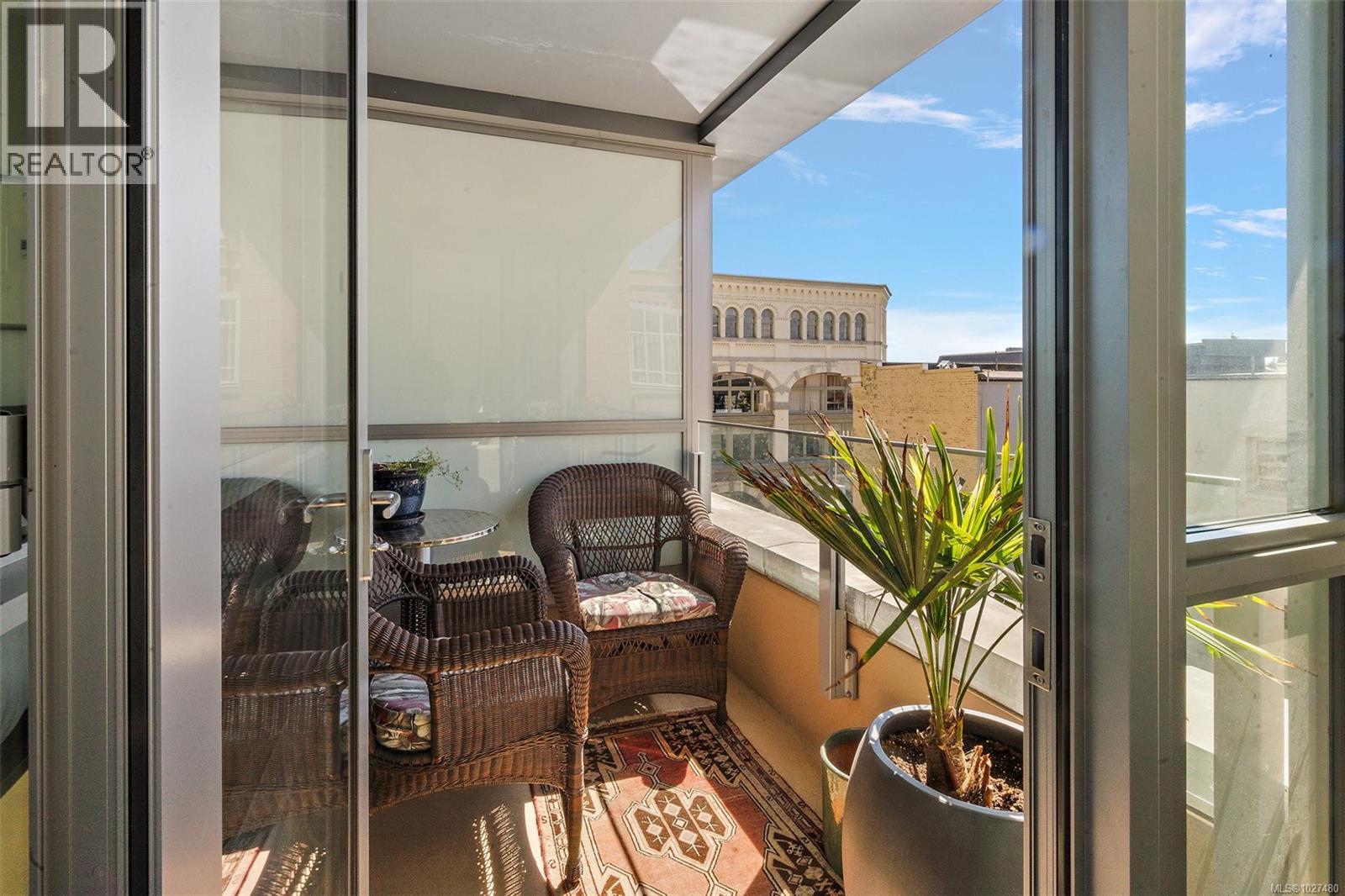 504 608 Broughton Street, Victoria