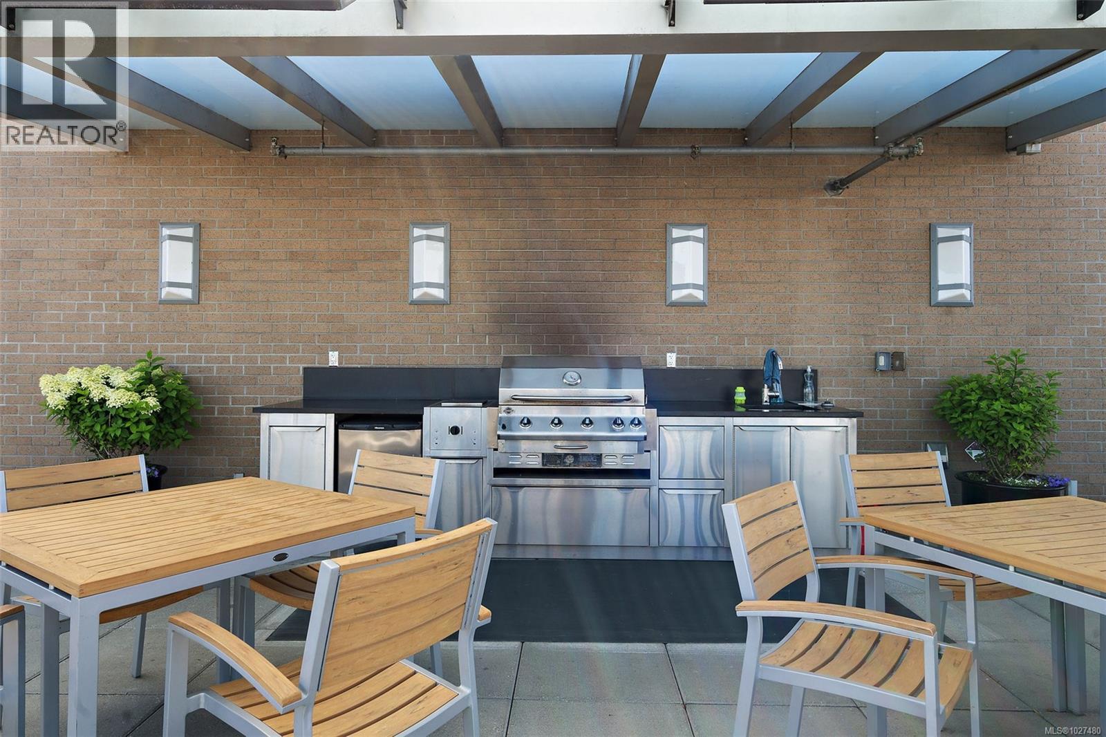 504 608 Broughton Street, Victoria