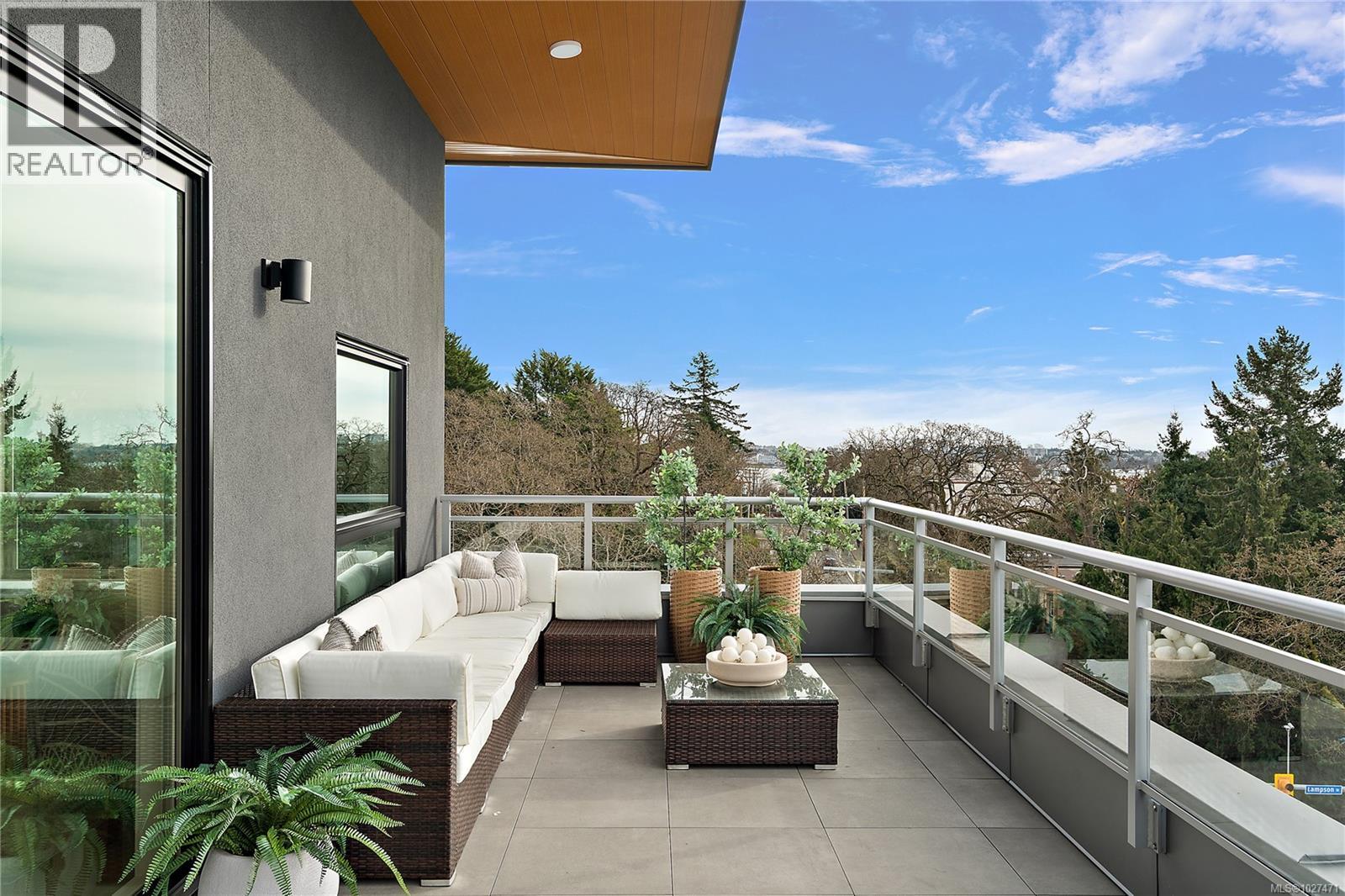 502 1102 Esquimalt Road, Esquimalt