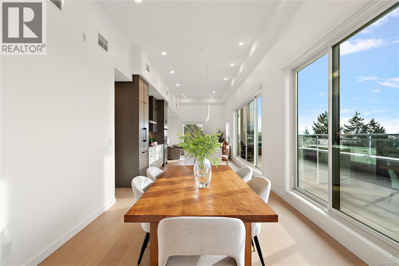 502 1102 Esquimalt Road, Esquimalt