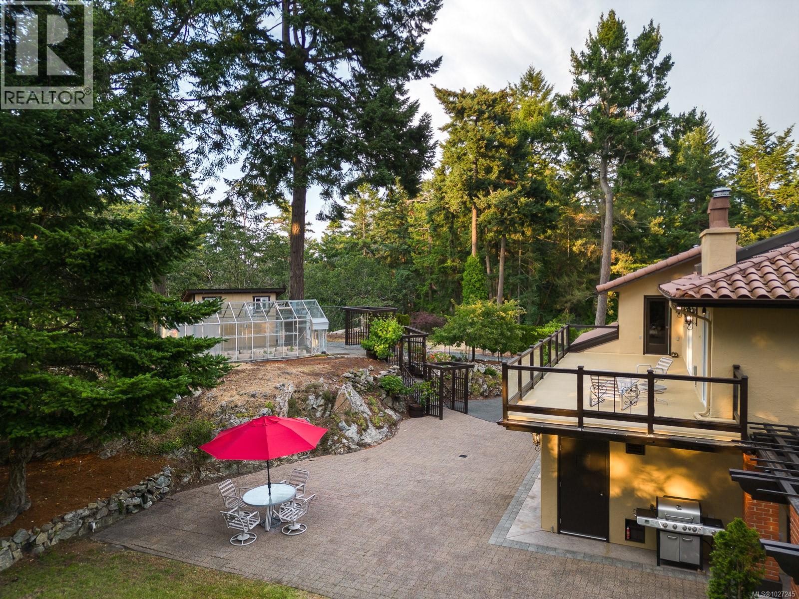  2495 Shannon Place, Saanich
