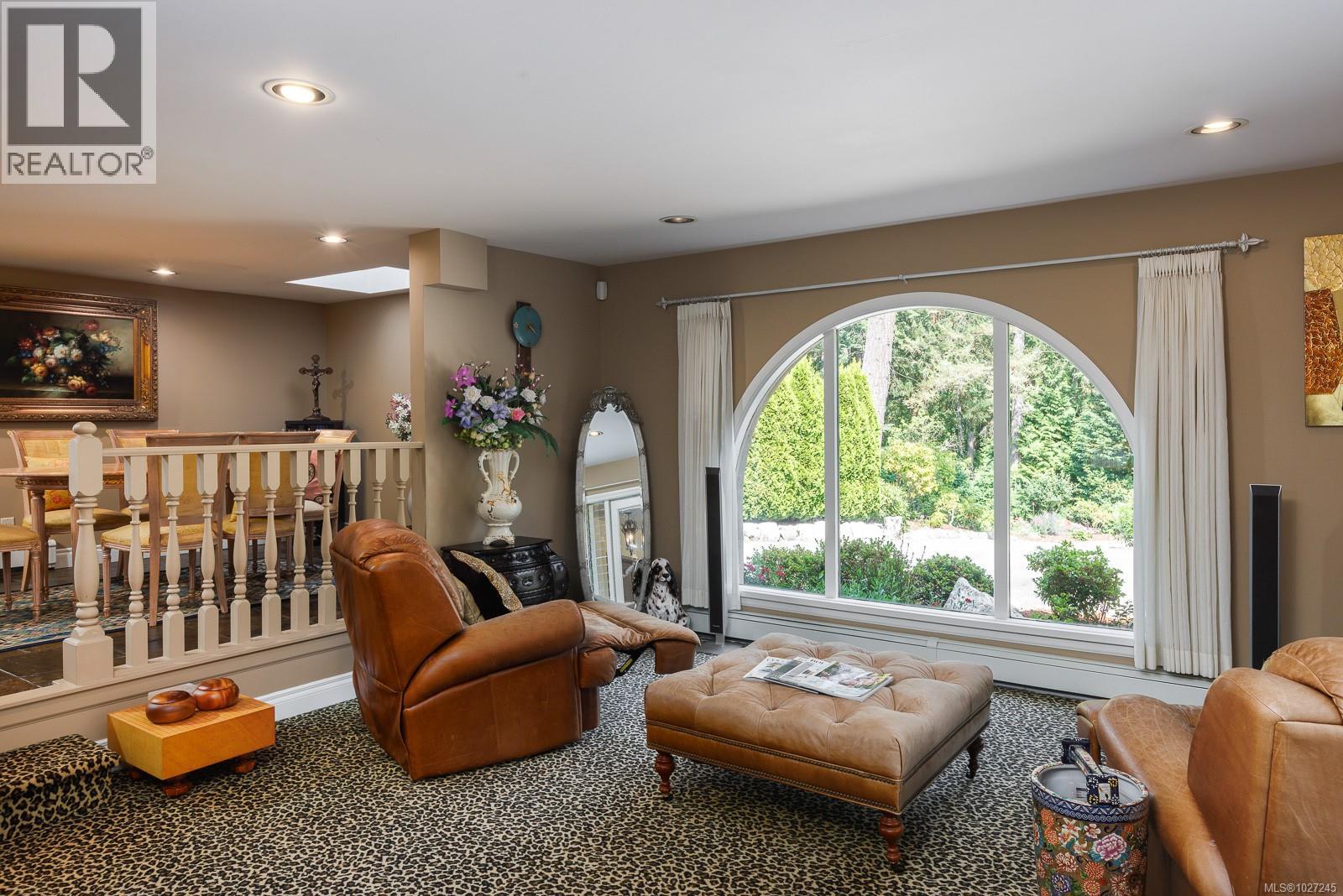  2495 Shannon Place, Saanich