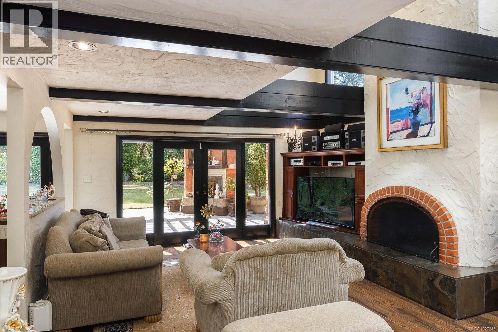  2495 Shannon Place, Saanich