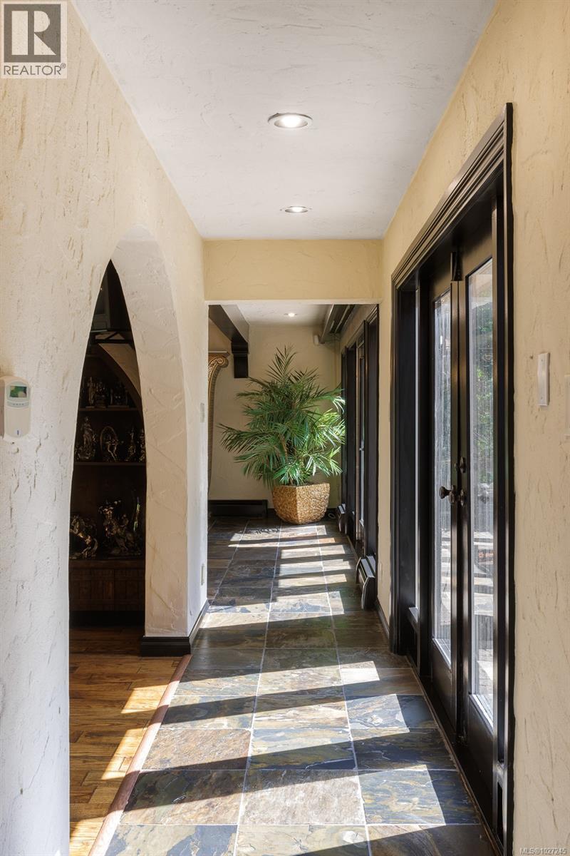 2495 Shannon Pl - 31