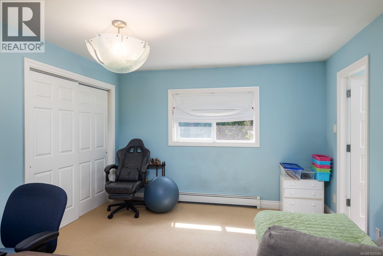  2495 Shannon Place, Saanich