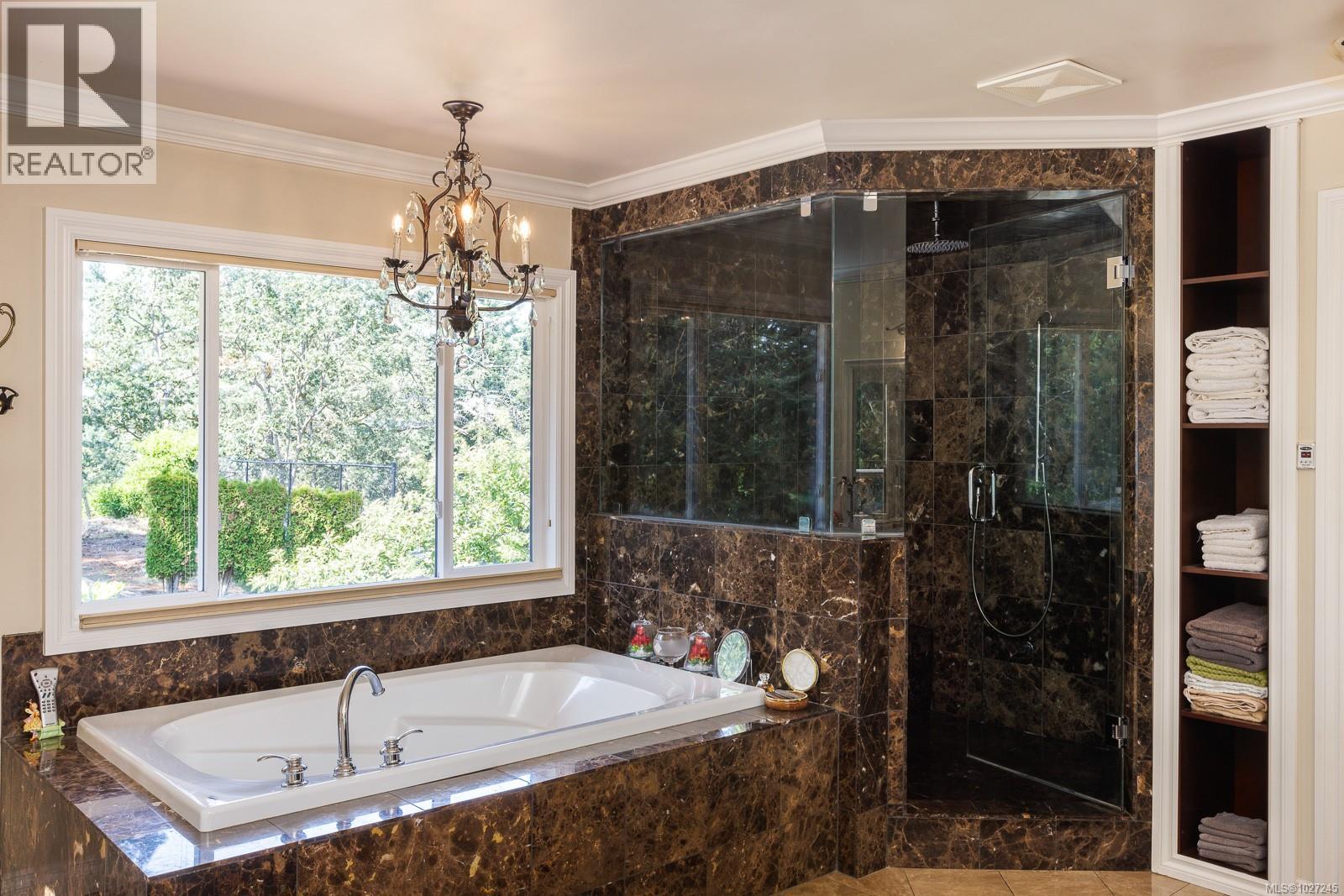 2495 Shannon Pl - 54