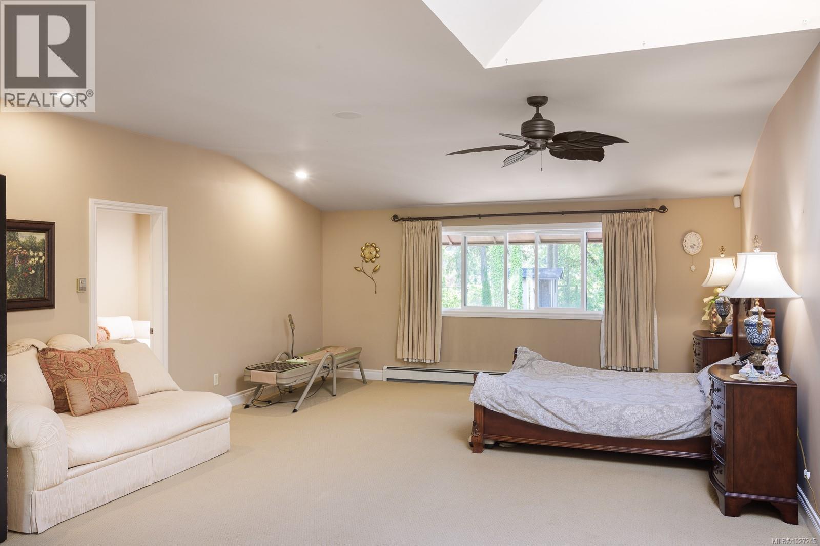  2495 Shannon Place, Saanich