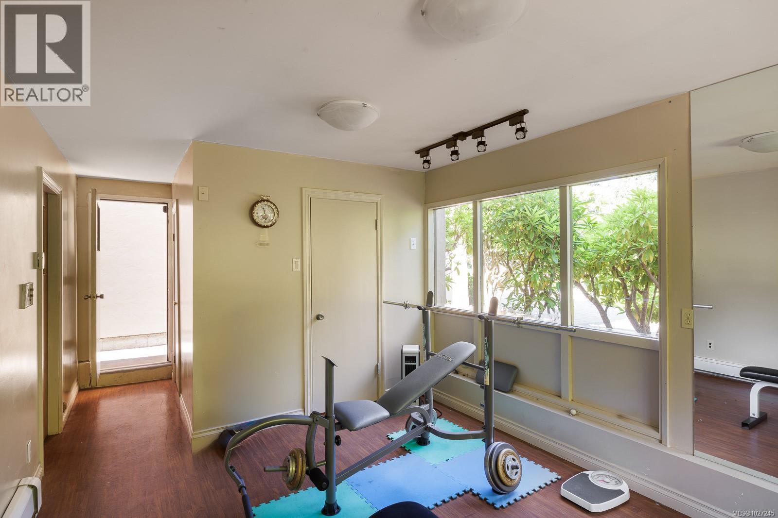  2495 Shannon Place, Saanich