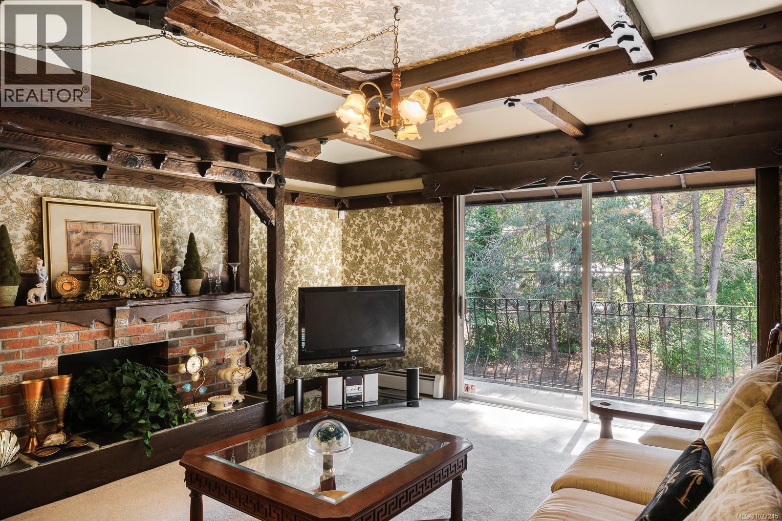  2495 Shannon Place, Saanich