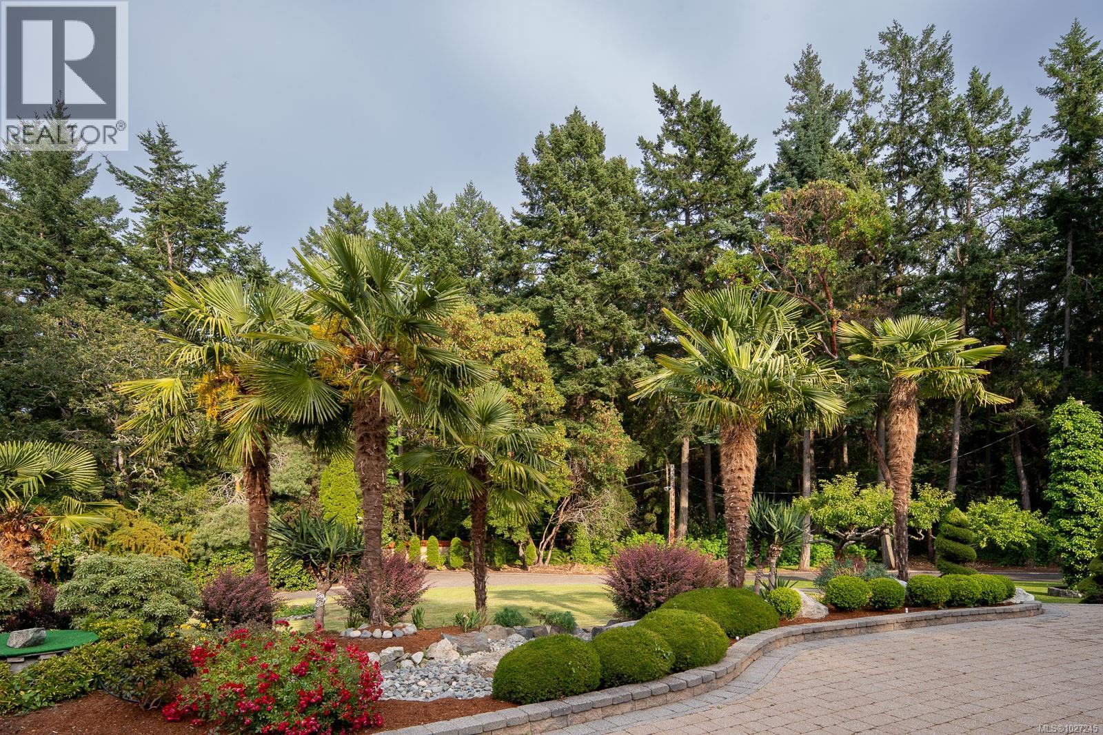  2495 Shannon Place, Saanich