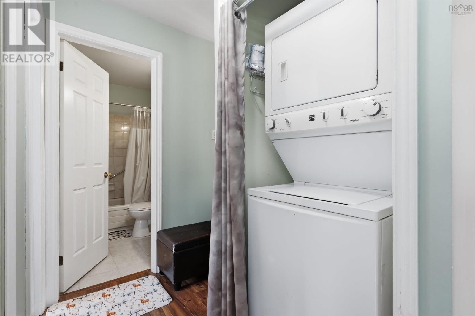 Property 7 of 43 of 201 131 Farnham Gate Road