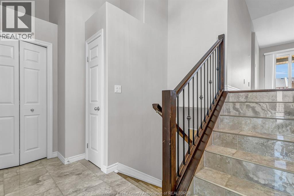 1055 THUNDERBAY AVENUE - Photo 5 of 28, Windsor, Ontario