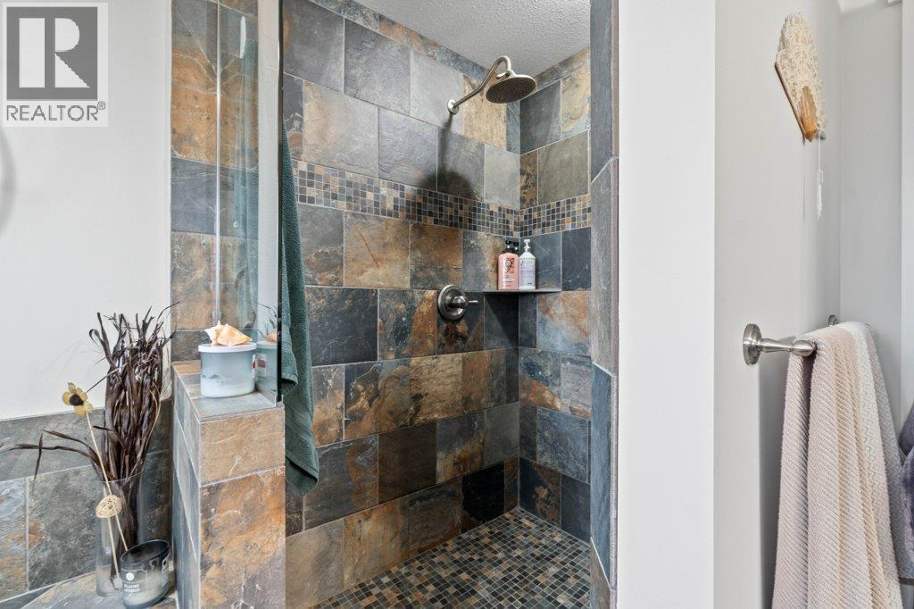 1270 7 Avenue SE, Salmon Arm