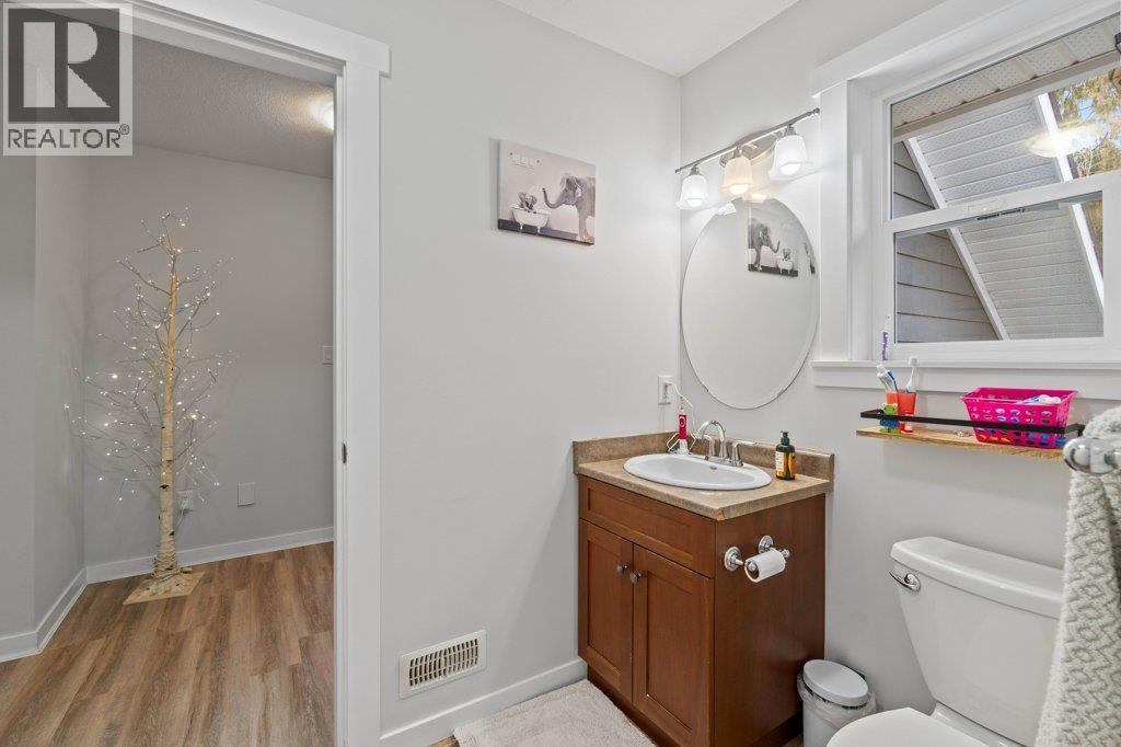 1270 7 Avenue SE, Salmon Arm