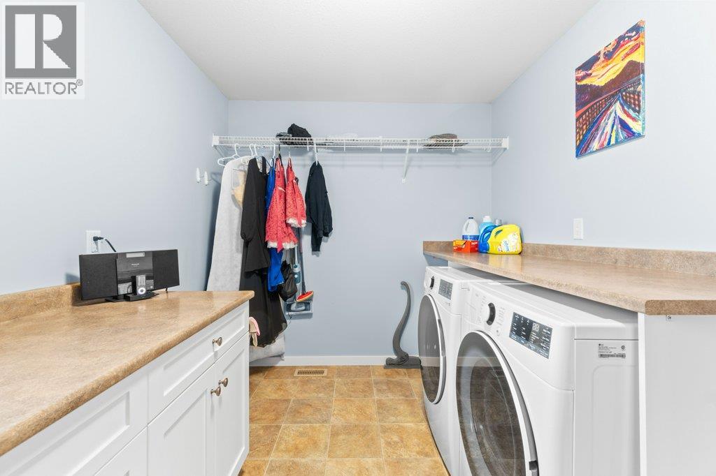 1270 7 Avenue SE, Salmon Arm