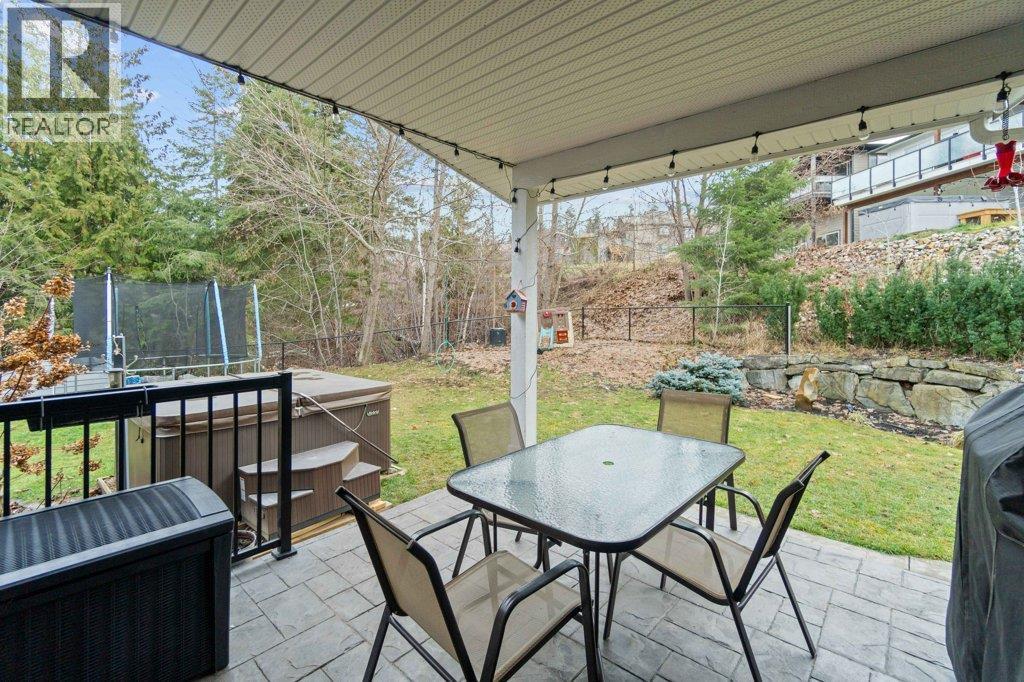 1270 7 Avenue SE, Salmon Arm