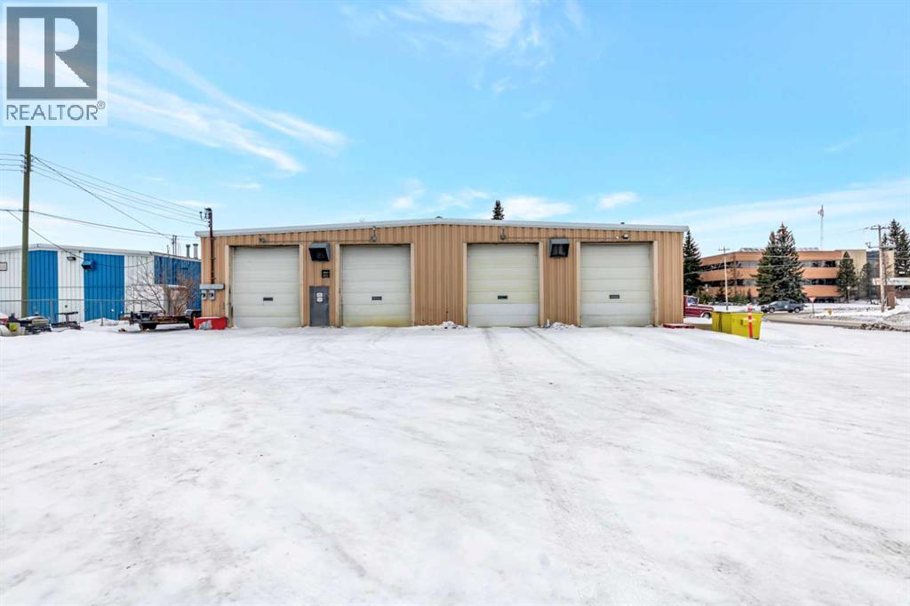 5218 62 Street - Main photo, Lloydminster, Alberta