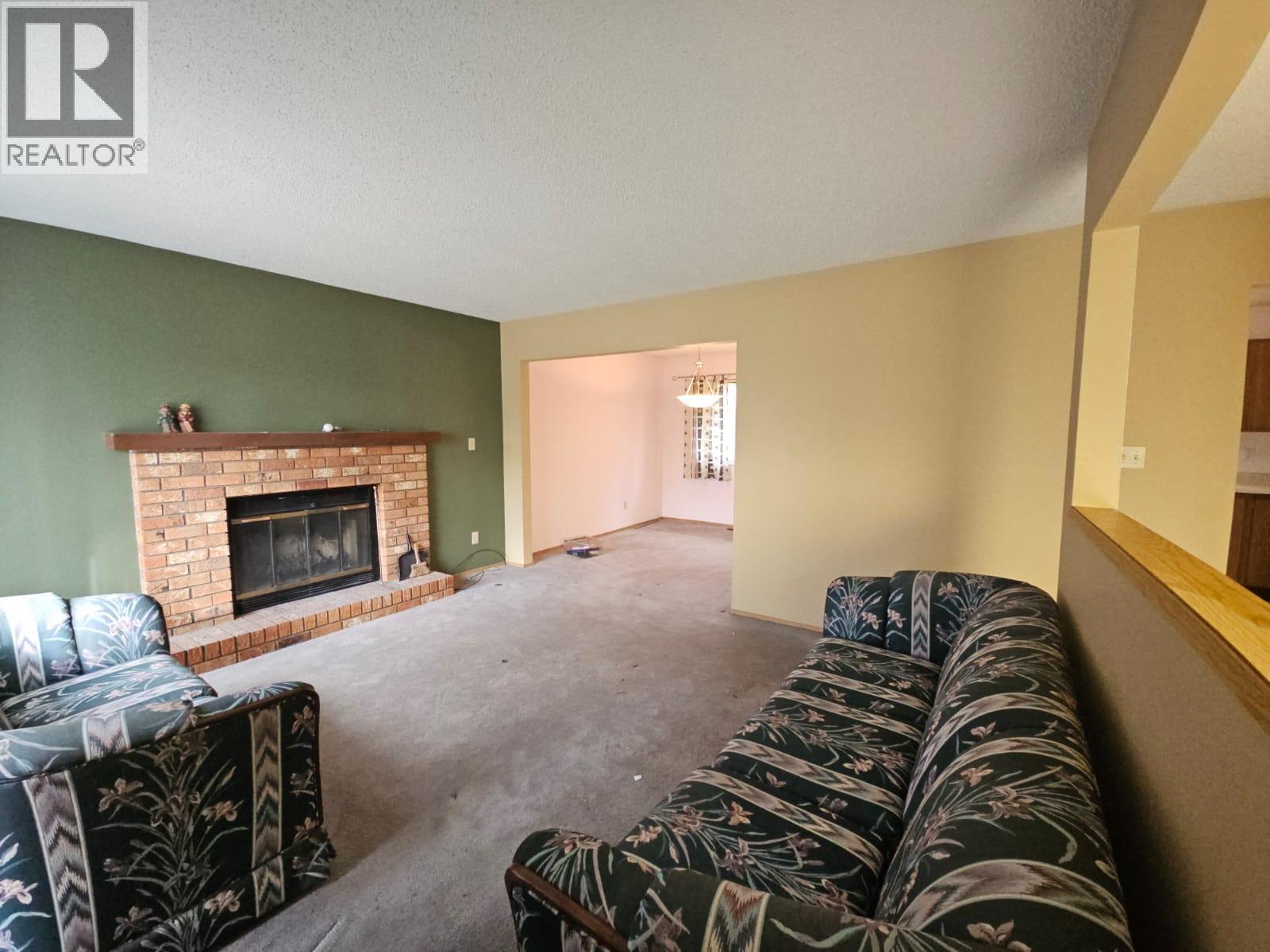 323 Cottonwood Avenue, Tumbler Ridge