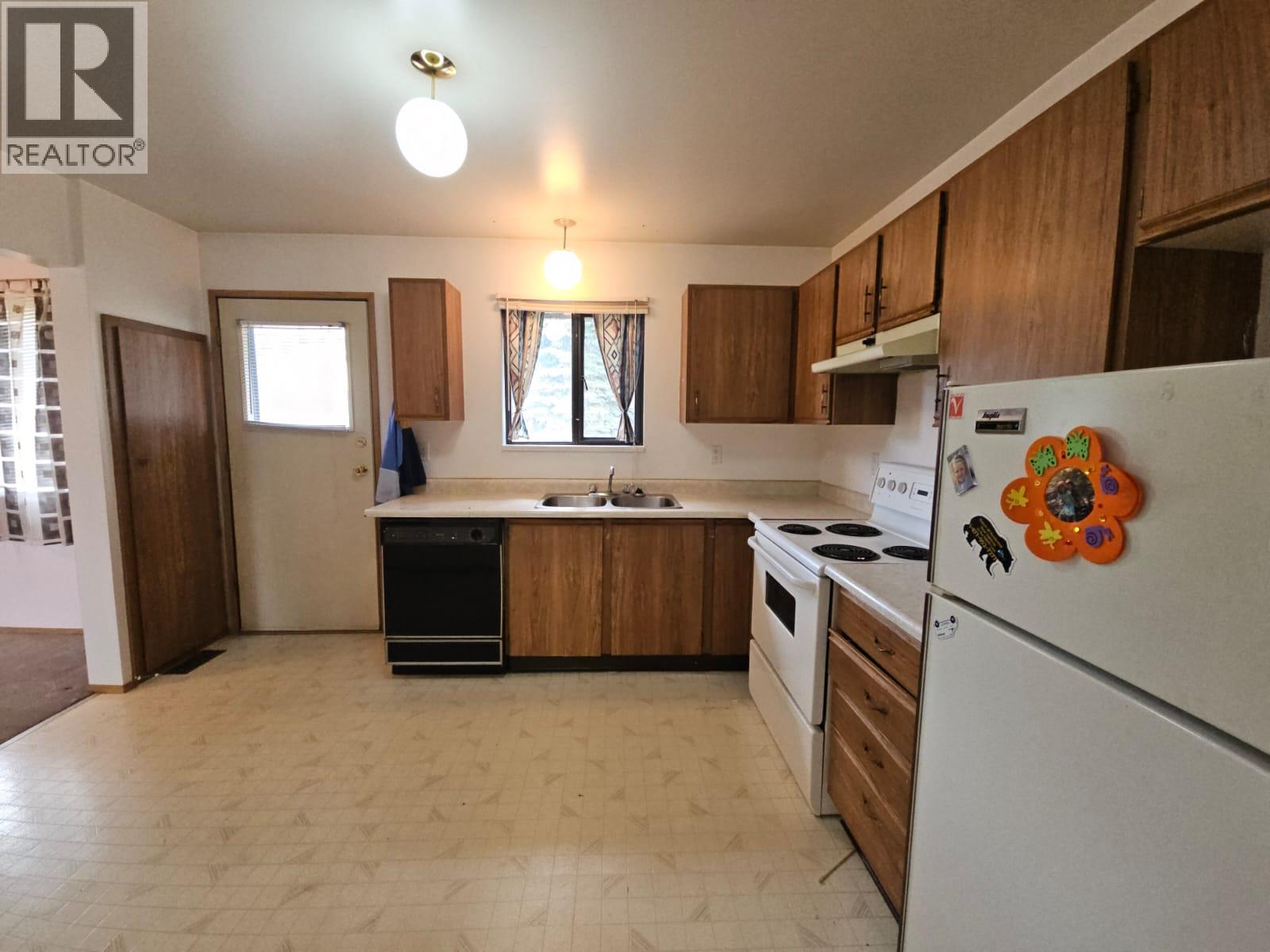 323 Cottonwood Avenue, Tumbler Ridge