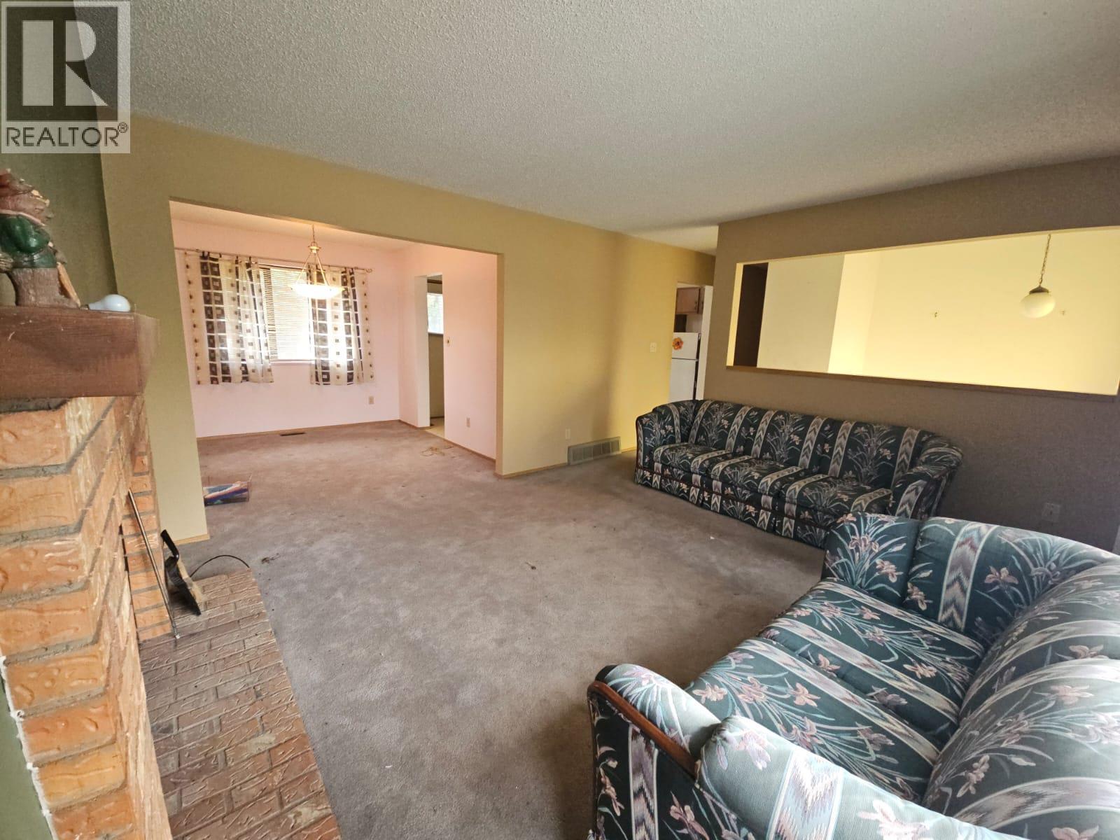 323 Cottonwood Avenue, Tumbler Ridge