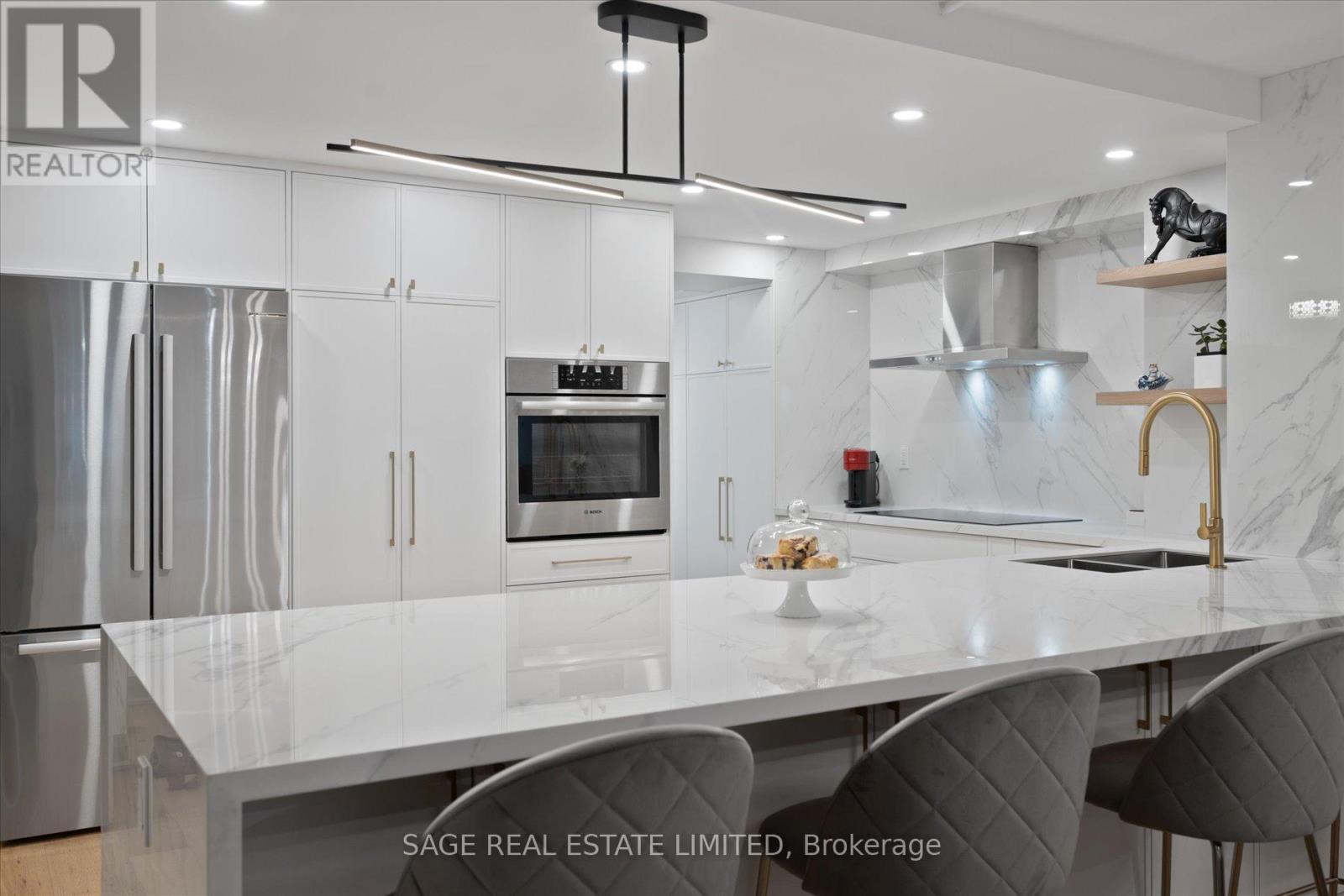 #305 160 FREDERICK STREET - 14