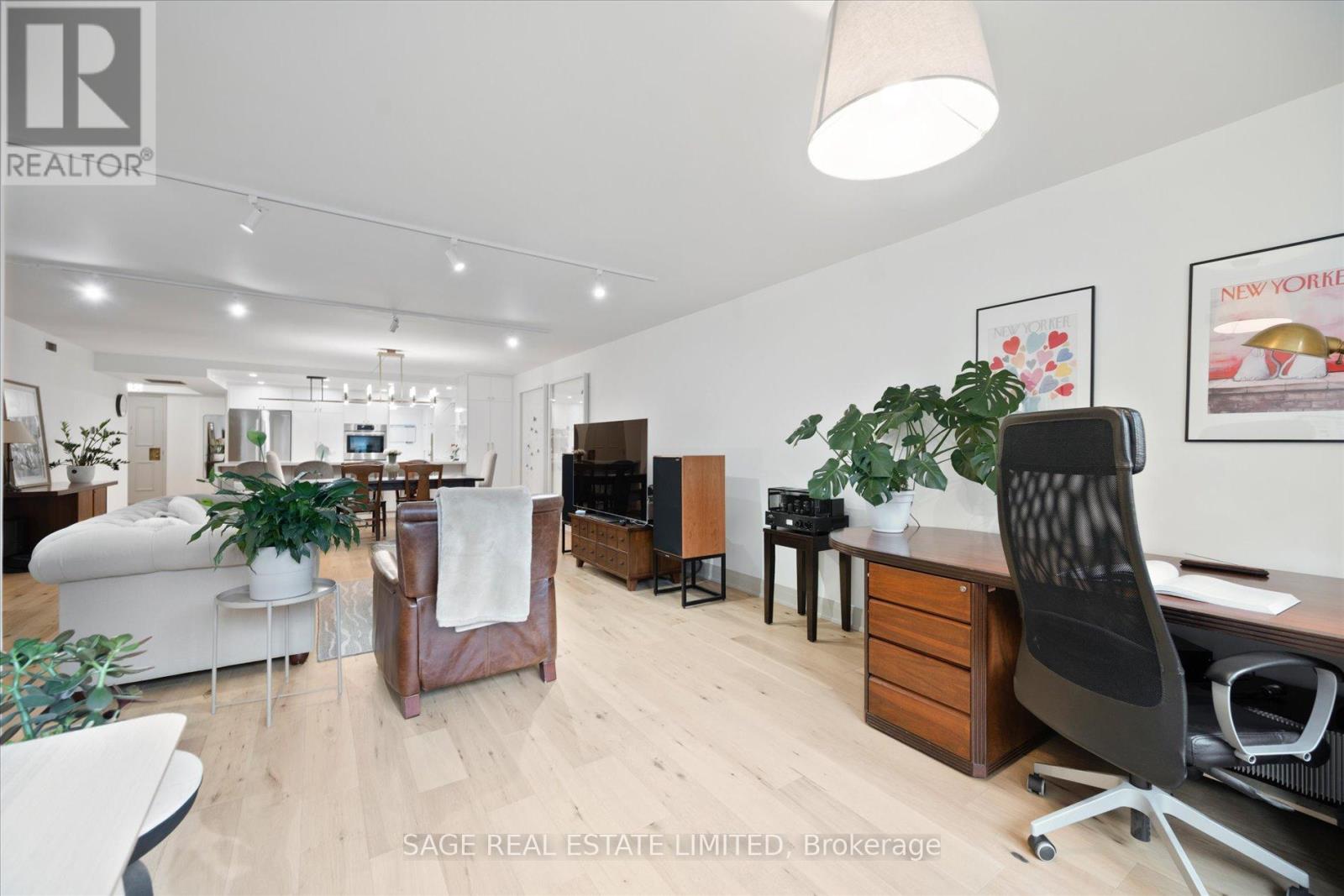 #305 160 FREDERICK STREET - 22