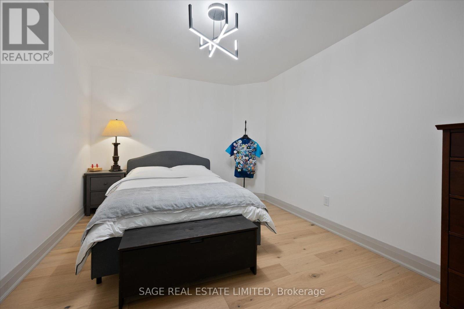 #305 160 FREDERICK STREET - 33