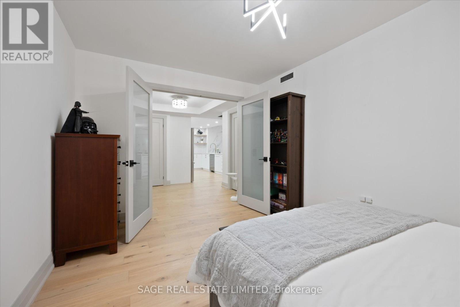 #305 160 FREDERICK STREET - 34