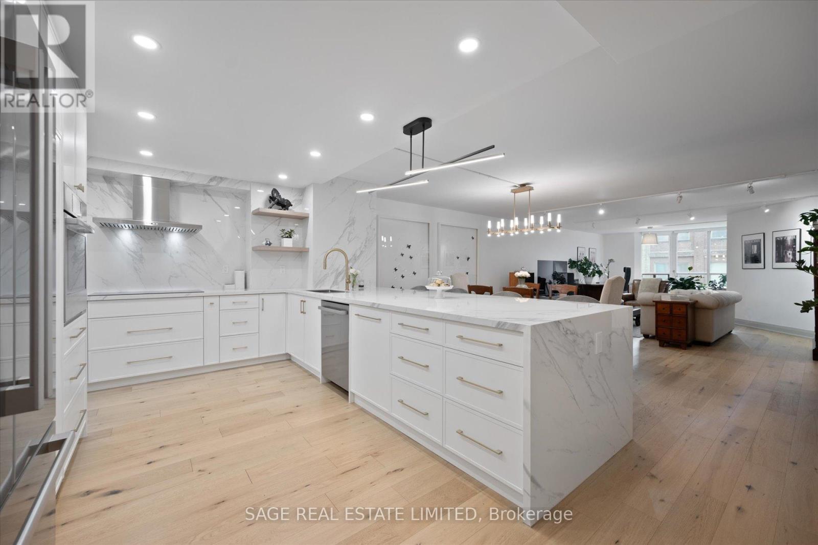 #305 160 FREDERICK STREET - 7