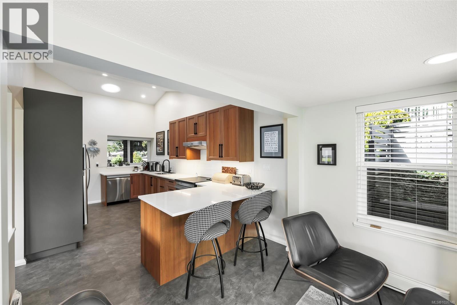 72 Marine Dr, Cobble Hill