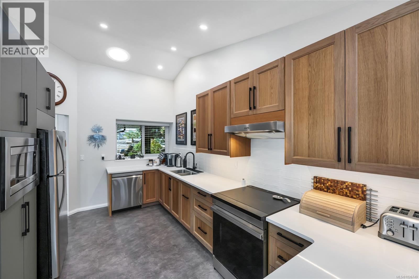 72 Marine Dr, Cobble Hill