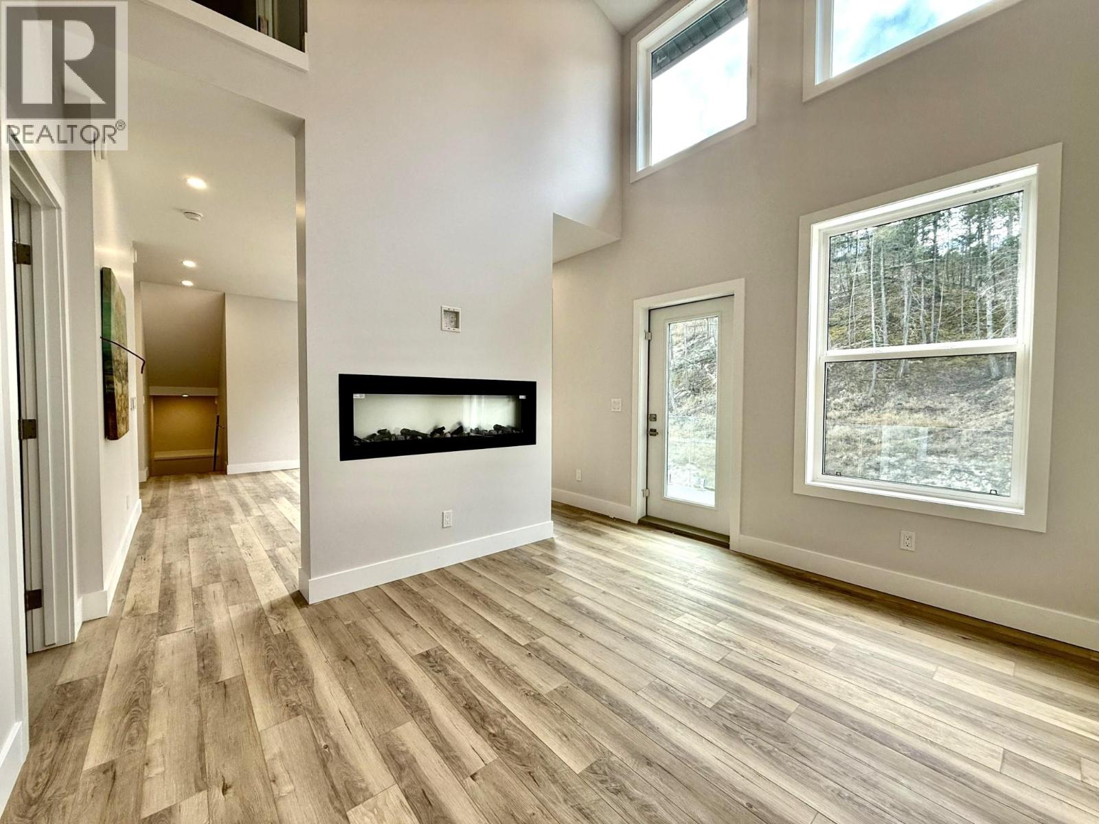 746 TAYNTON Drive, Invermere