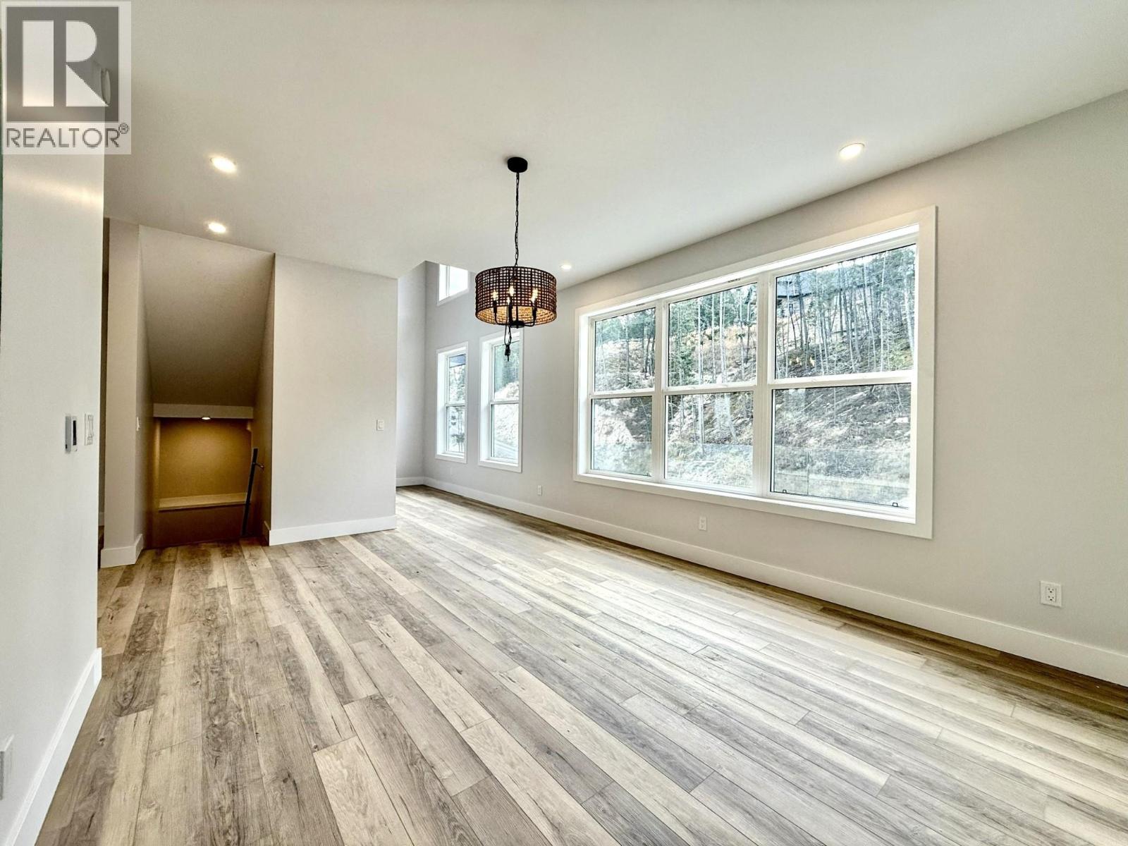 746 TAYNTON Drive, Invermere