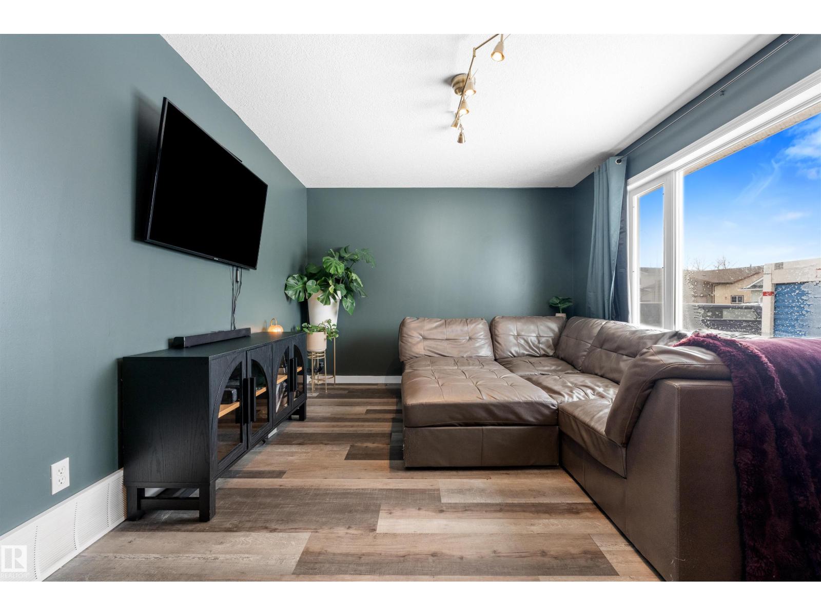 5316 65 ST - Photo 5 of 35, Redwater, Alberta