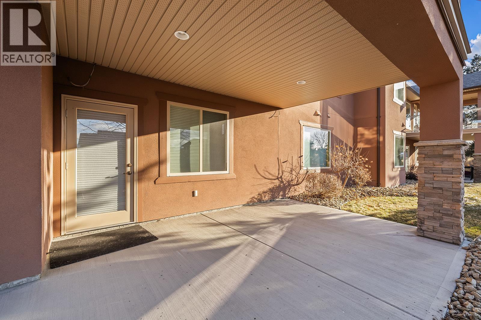 #3 2450 Selkirk Drive - 52