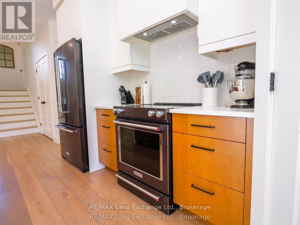 72 OTTAWA AVENUE - 10