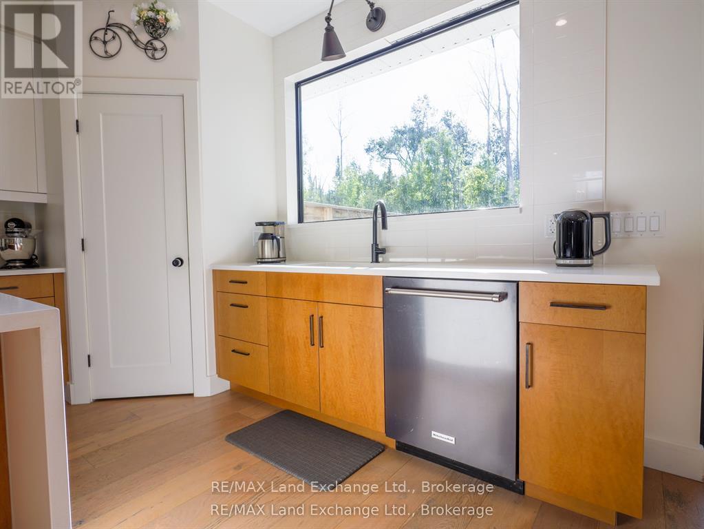 72 OTTAWA AVENUE - 13