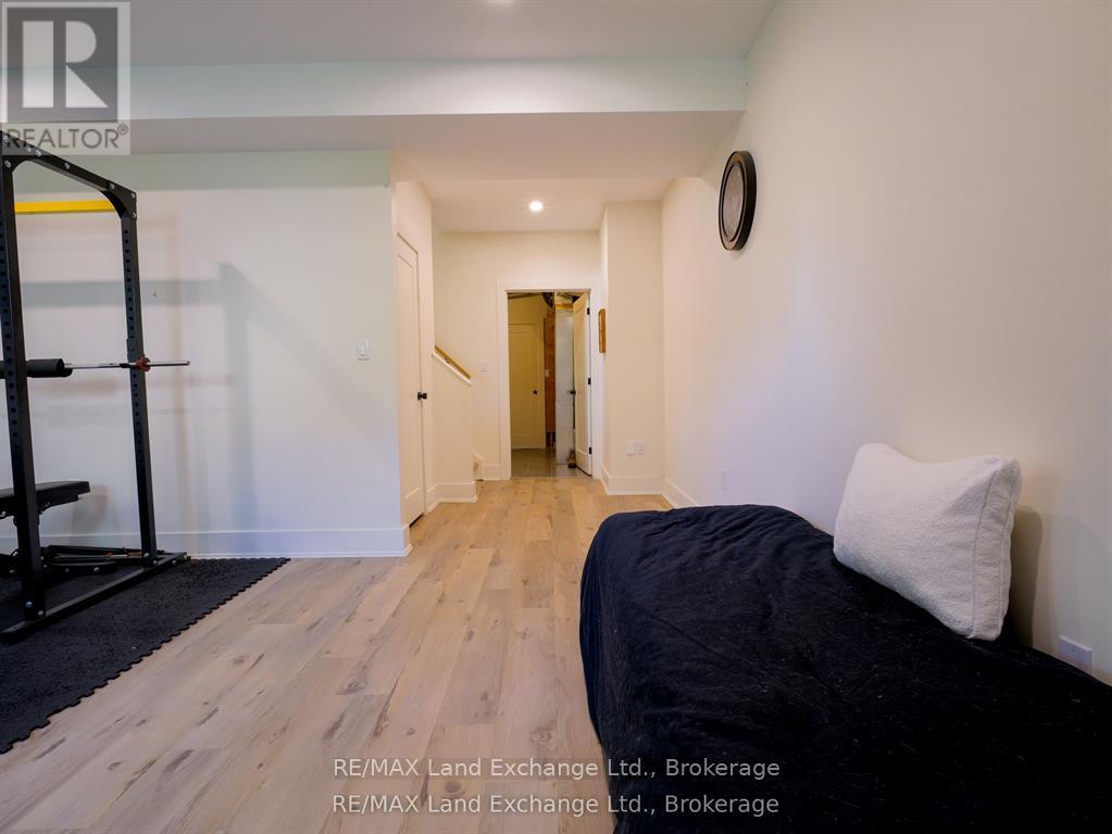 72 OTTAWA AVENUE - 24