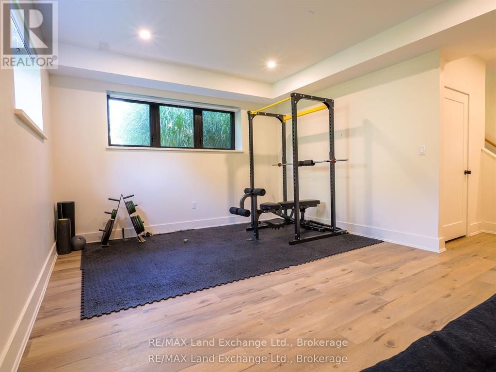 72 OTTAWA AVENUE - 25