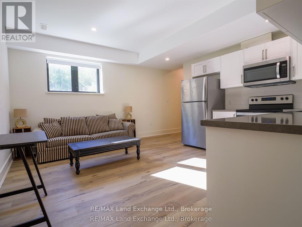 72 OTTAWA AVENUE - 28