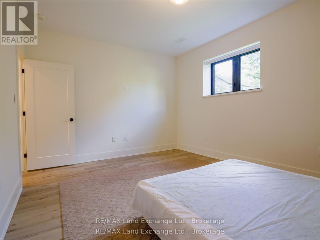 72 OTTAWA AVENUE - 32