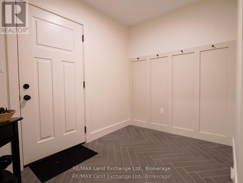 72 OTTAWA AVENUE - 4