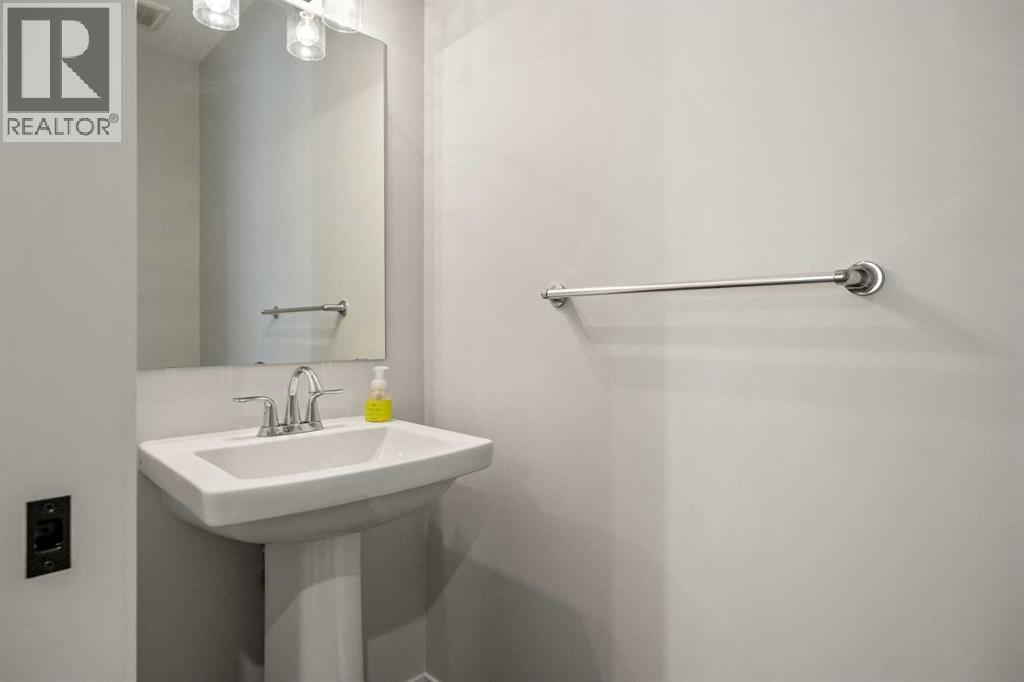 
          40 West Grove Link Southwest
            <br/>
            <span>Calgary</span>
            , 
            <span>AB</span>
             <span>T3H6E3</span>
         - Photo 13