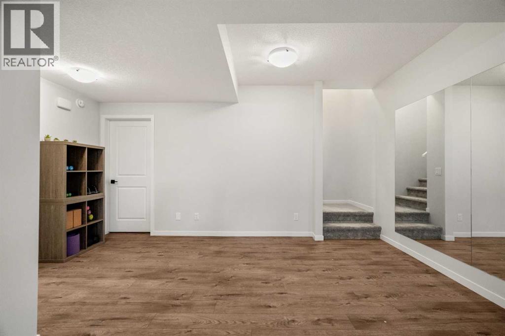 
          40 West Grove Link Southwest
            <br/>
            <span>Calgary</span>
            , 
            <span>AB</span>
             <span>T3H6E3</span>
         - Photo 30